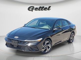 Used 2025 Hyundai Elantra SEL video 1