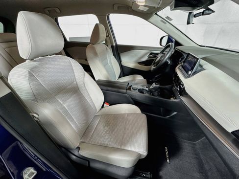 Used 2021 Nissan Rogue SV AWD/4WD image 26