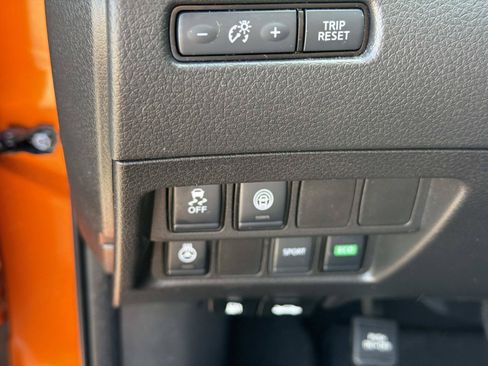 Used 2021 Nissan Rogue Sport SV FWD image 11