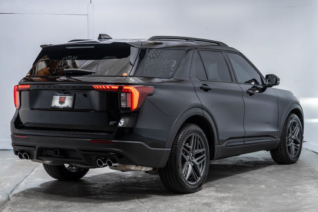 Used 2025 Ford Explorer ST w/ Sun And Sound Package AWD/4WD image 7