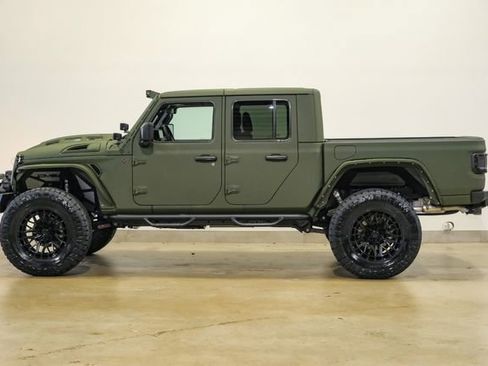 Used 2025 Jeep Gladiator Sport AWD/4WD image 6