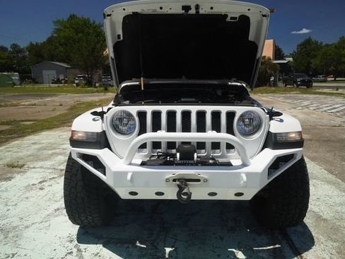 Used 2018 Jeep Wrangler Unlimited Sahara AWD/4WD image 45