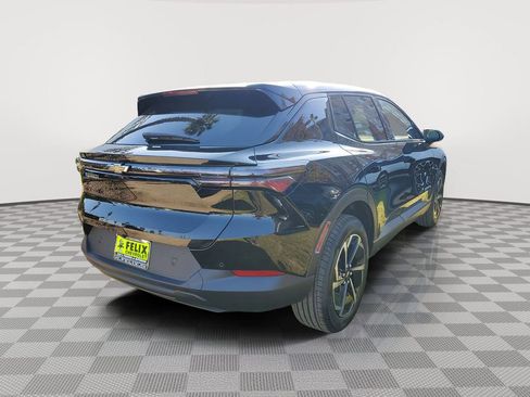 New 2026 Chevrolet Equinox EV LT image 3