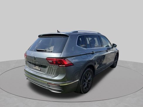 Used 2024 Volkswagen Tiguan SE AWD/4WD image 6
