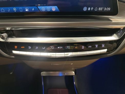 New 2024 Cadillac Lyriq Sport w/ Nappa Leather Package image 36