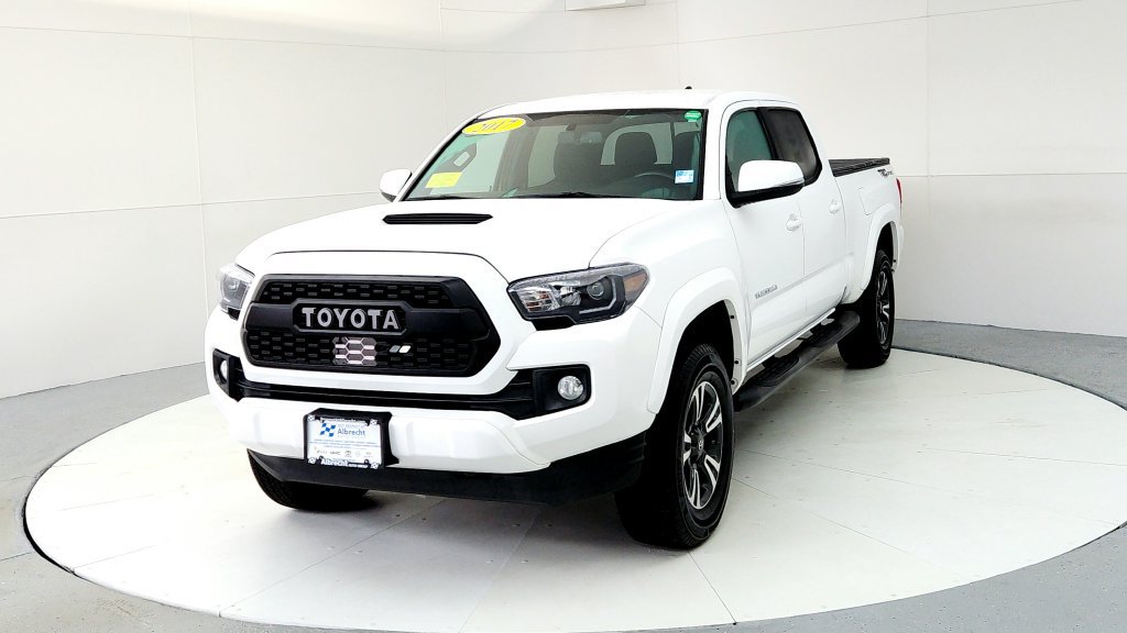 Certified 2017 Toyota Tacoma TRD Sport w/ Tow Package RWD image 2