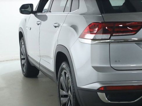 Used 2023 Volkswagen Atlas Cross Sport SE w/ Black Wheel Package image 42