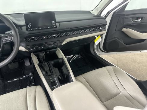 Used 2024 Honda Accord EX image 19