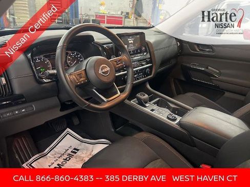 Certified 2025 Nissan Pathfinder SV w/ SV Premium Package image 27