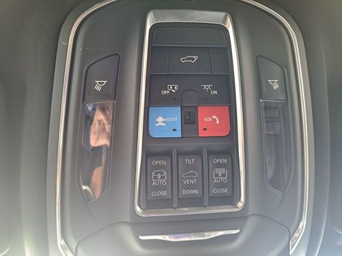 New 2025 Jeep Grand Cherokee L Limited w/ Black Appearance Package image 18