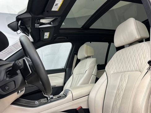 Used 2020 BMW X5 M50i w/ Executive Package AWD/4WD image 16