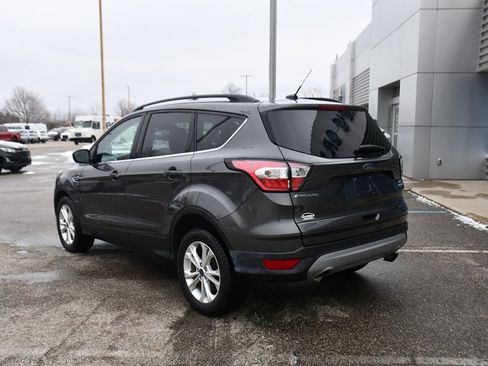 Used 2018 Ford Escape SE image 4