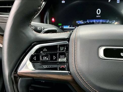 Used 2025 Jeep Grand Cherokee Summit AWD/4WD image 27