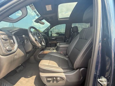 Used 2020 Chevrolet Silverado 2500 High Country w/ Z71 Off-Road Package AWD/4WD image 12