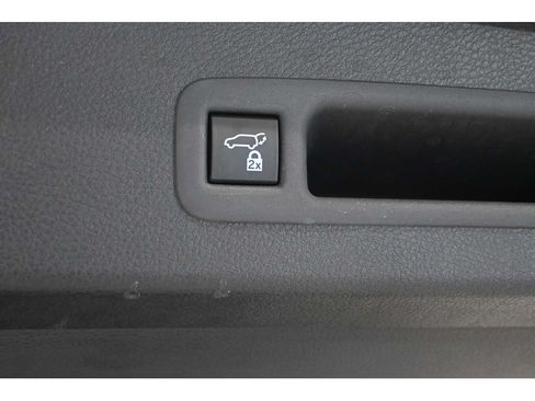Used 2024 Toyota Sienna Platinum FWD image 26