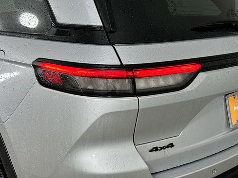 Certified 2023 Jeep Grand Cherokee Altitude AWD/4WD image 37