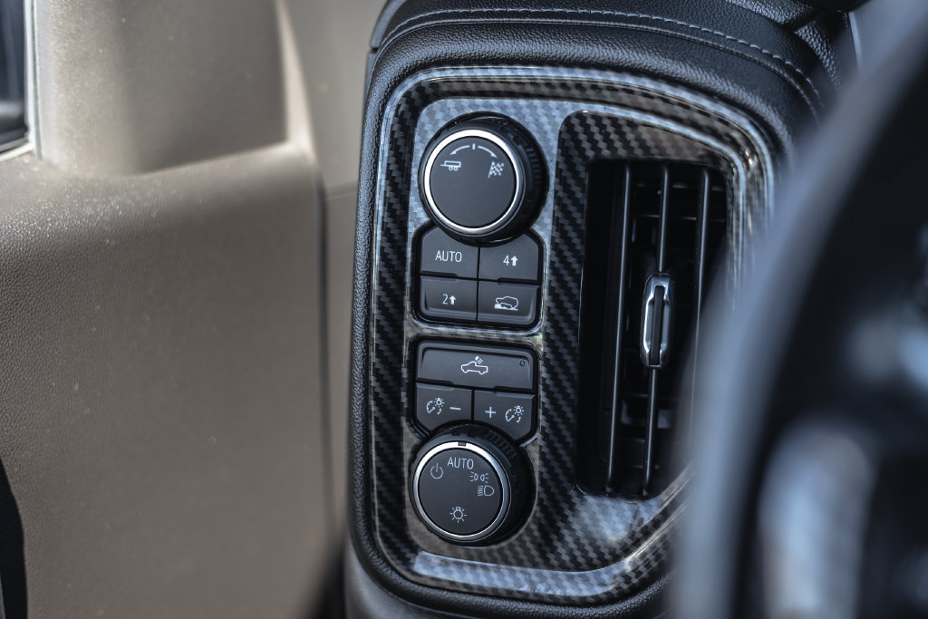 Used 2019 Chevrolet Silverado 1500 LT w/ All-Star Edition AWD/4WD image 18
