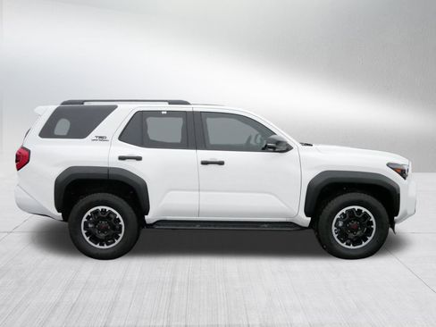 Certified 2025 Toyota 4Runner TRD Off-Road Premium image 8