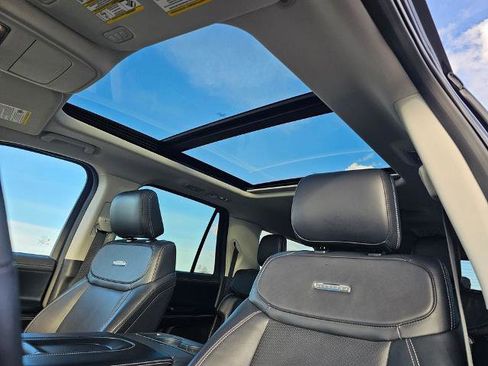 Certified 2025 Ford Expedition Max Platinum image 31