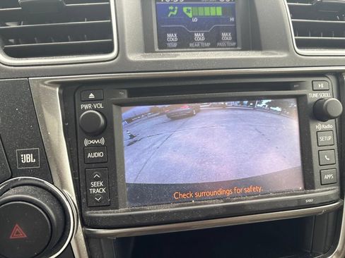 Used 2013 Toyota Highlander Limited AWD/4WD image 28