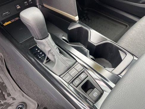 Used 2025 Toyota Camry LE AWD/4WD image 22