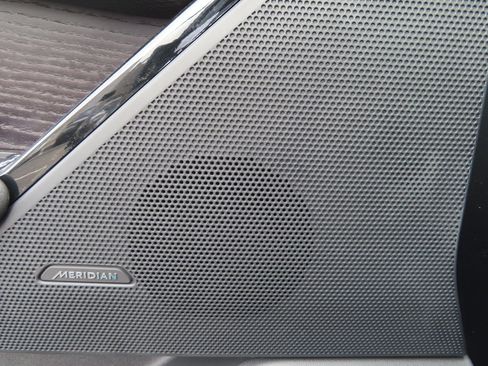 Used 2023 Land Rover Range Rover Velar R-Dynamic S image 39