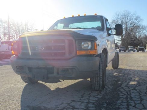 Used 2000 Ford F350 XL image 4