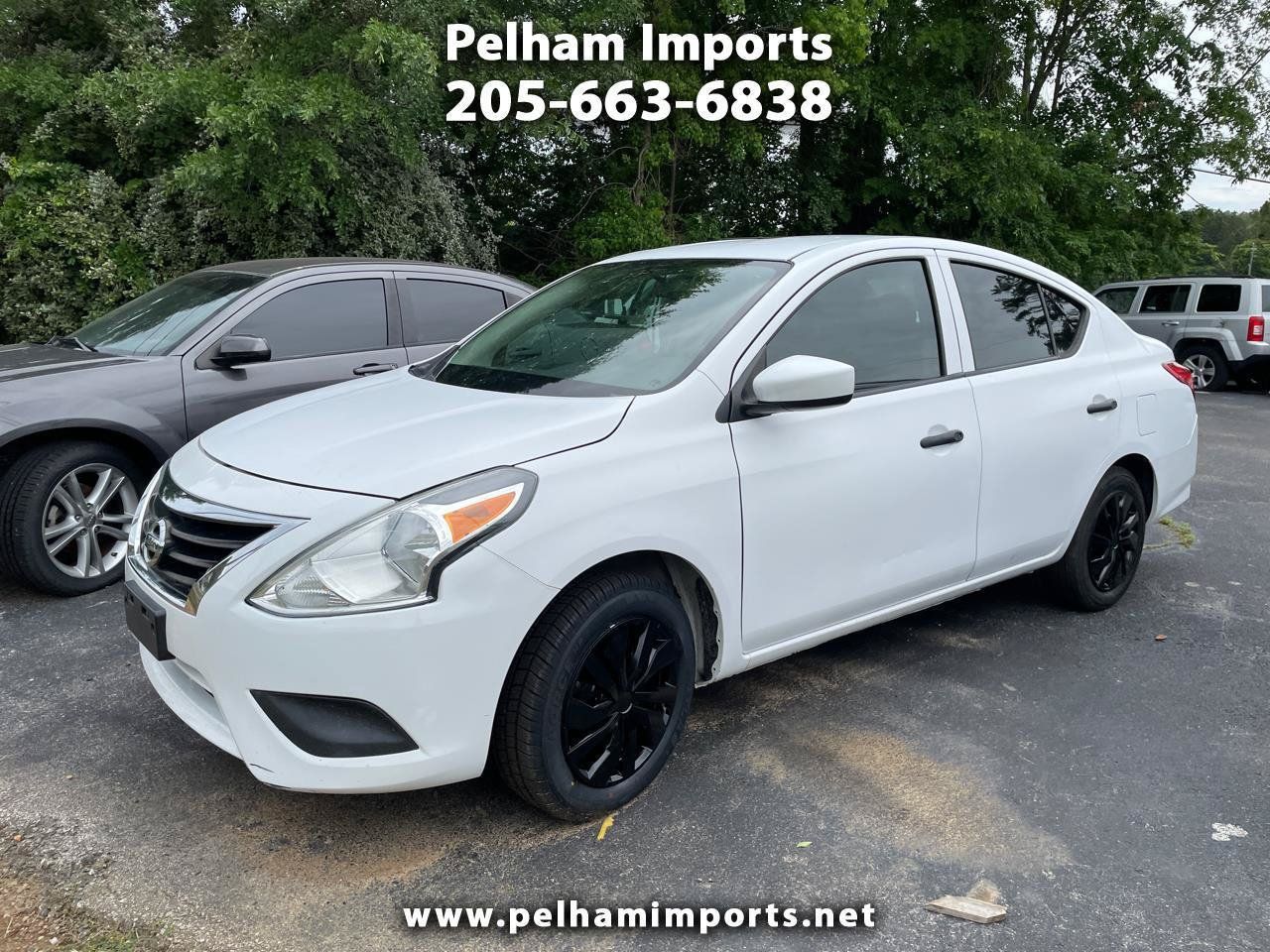 Used 2019 Nissan Versa S FWD image 1