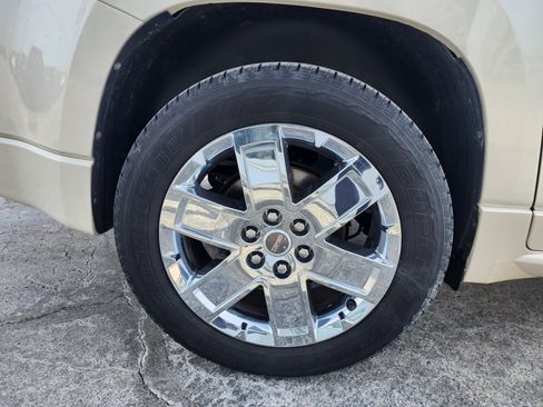 Used 2014 GMC Acadia Denali image 15