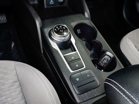 Used 2022 Ford Escape SE w/ SE Sport Appearance Package image 25