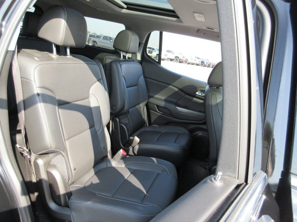Certified 2022 GMC Acadia SLT w/ Preferred Package FWD image 26
