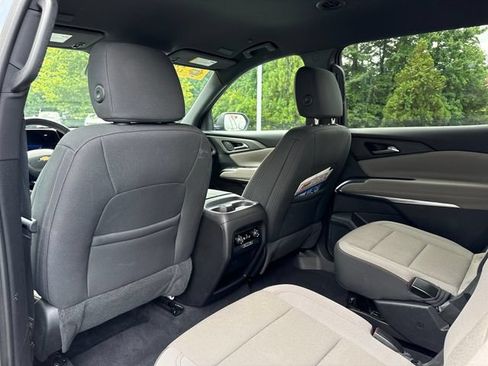 Used 2025 Chevrolet Traverse LT AWD/4WD image 20