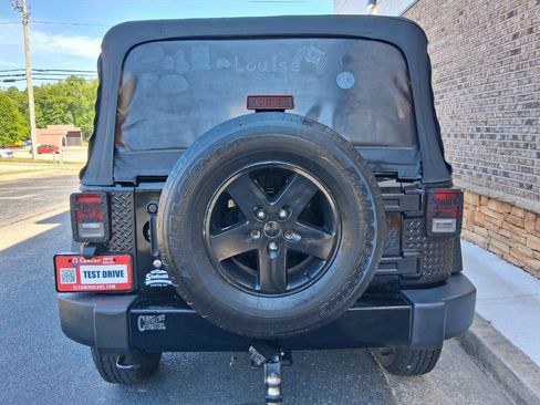 Used 2015 Jeep Wrangler Unlimited Sport AWD/4WD image 4