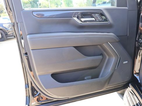 New 2026 GMC Yukon XL Elevation w/ Elevation Premium Package AWD/4WD image 12