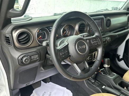Used 2021 Jeep Wrangler Willys image 24