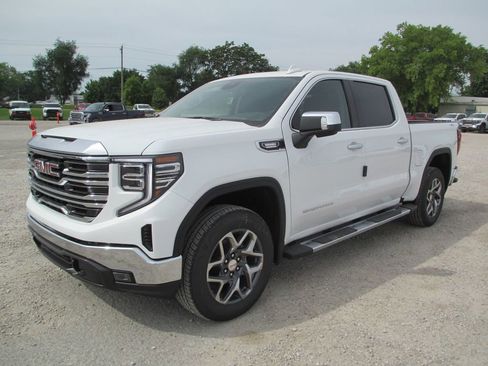 New 2026 GMC Sierra 1500 SLT w/ SLT Premium Package AWD/4WD image 11