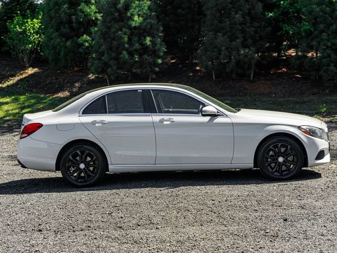 Used 2017 Mercedes-Benz C 300 4MATIC Sedan w/ Premium 1 Package image 9