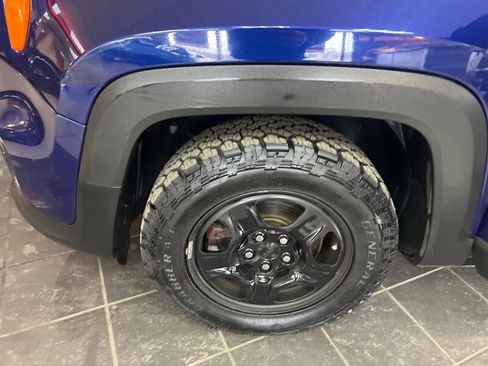 Used 2020 Jeep Renegade Sport image 33