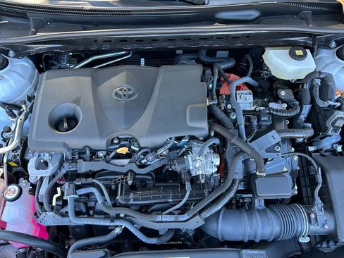 Used 2025 Toyota Camry LE image 11