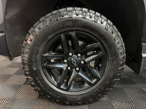 Used 2022 Chevrolet Silverado 1500 Custom Trail Boss AWD/4WD image 34