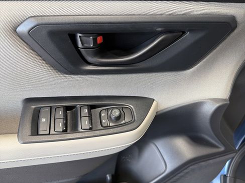 Used 2025 Subaru Forester image 19