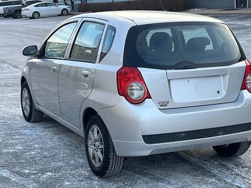 Used 2009 Chevrolet Aveo5 LT w/ Power and Convenience Package FWD image 5