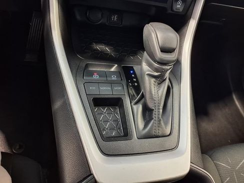 Used 2025 Toyota RAV4 XLE FWD image 13