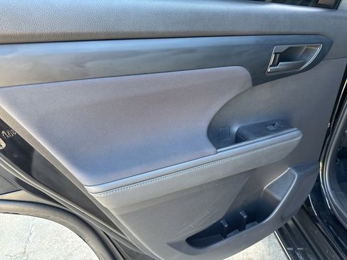 Used 2022 Toyota Highlander L image 35