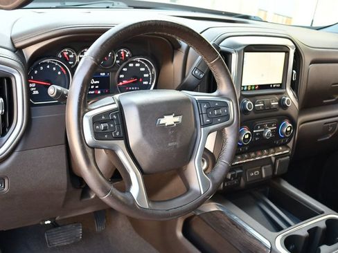 Used 2019 Chevrolet Silverado 1500 LTZ w/ LTZ Premium Package AWD/4WD image 40