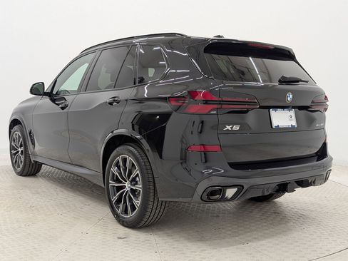New 2026 BMW X5 xDrive40i w/ M Sport Package AWD/4WD image 3