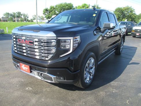 Used 2024 GMC Sierra 1500 Denali w/ Denali Reserve Package AWD/4WD image 12