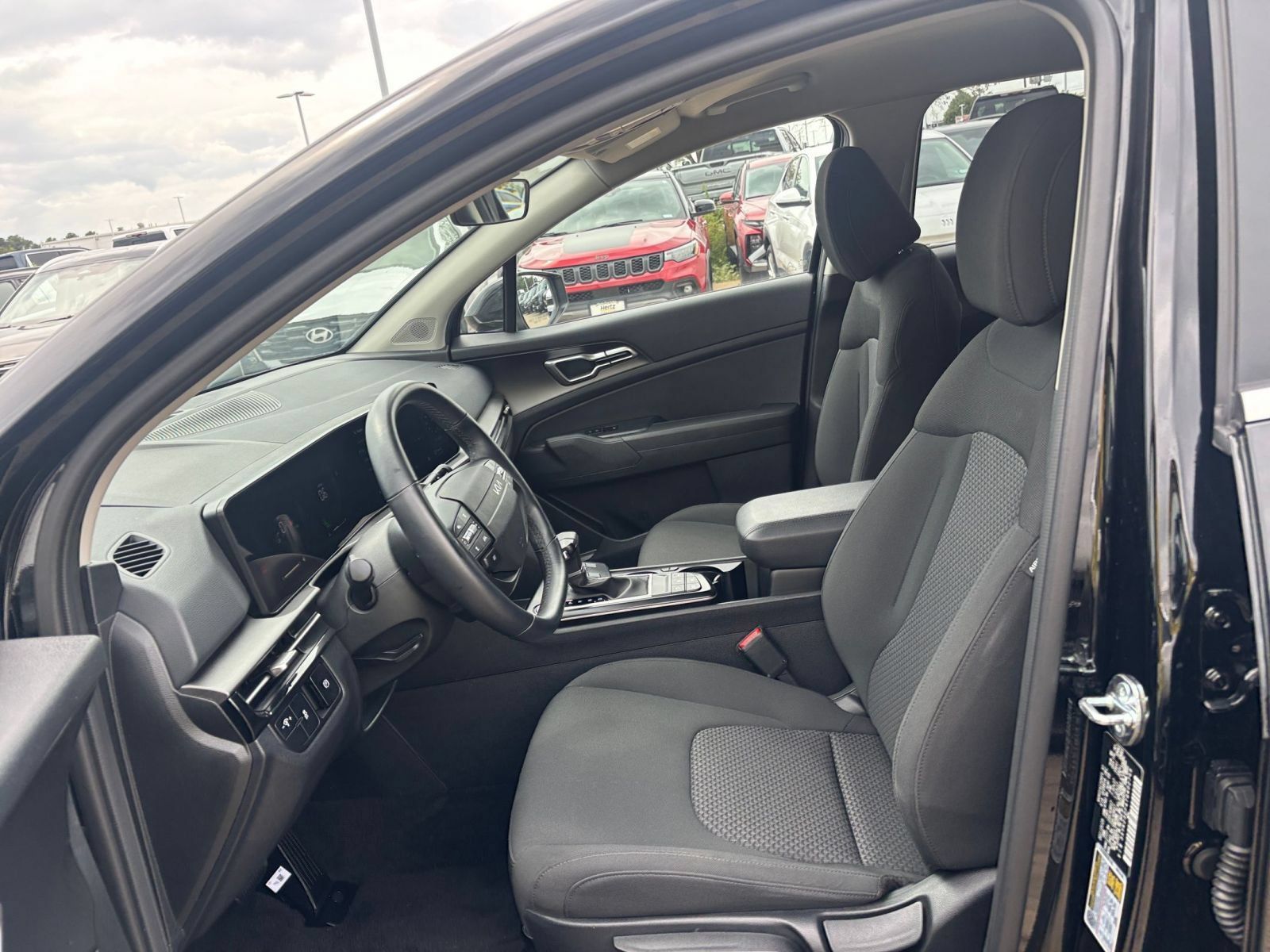 Used 2026 Kia Sportage LX FWD image 26