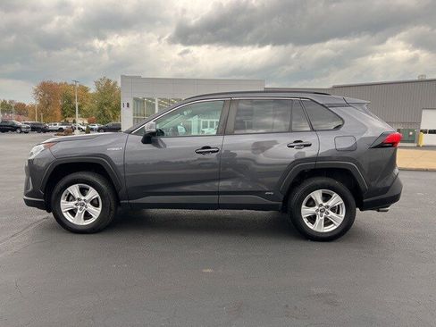 Used 2021 Toyota RAV4 XLE image 4