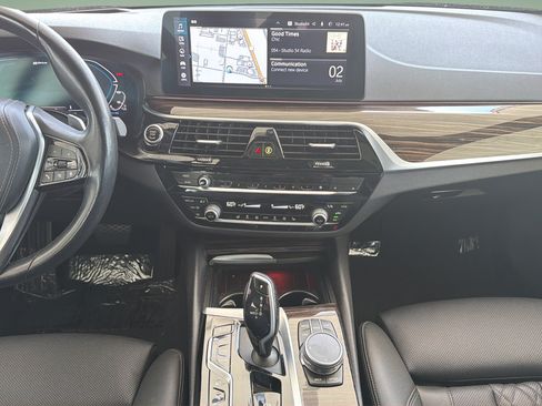 Used 2023 BMW 530e xDrive AWD/4WD image 8